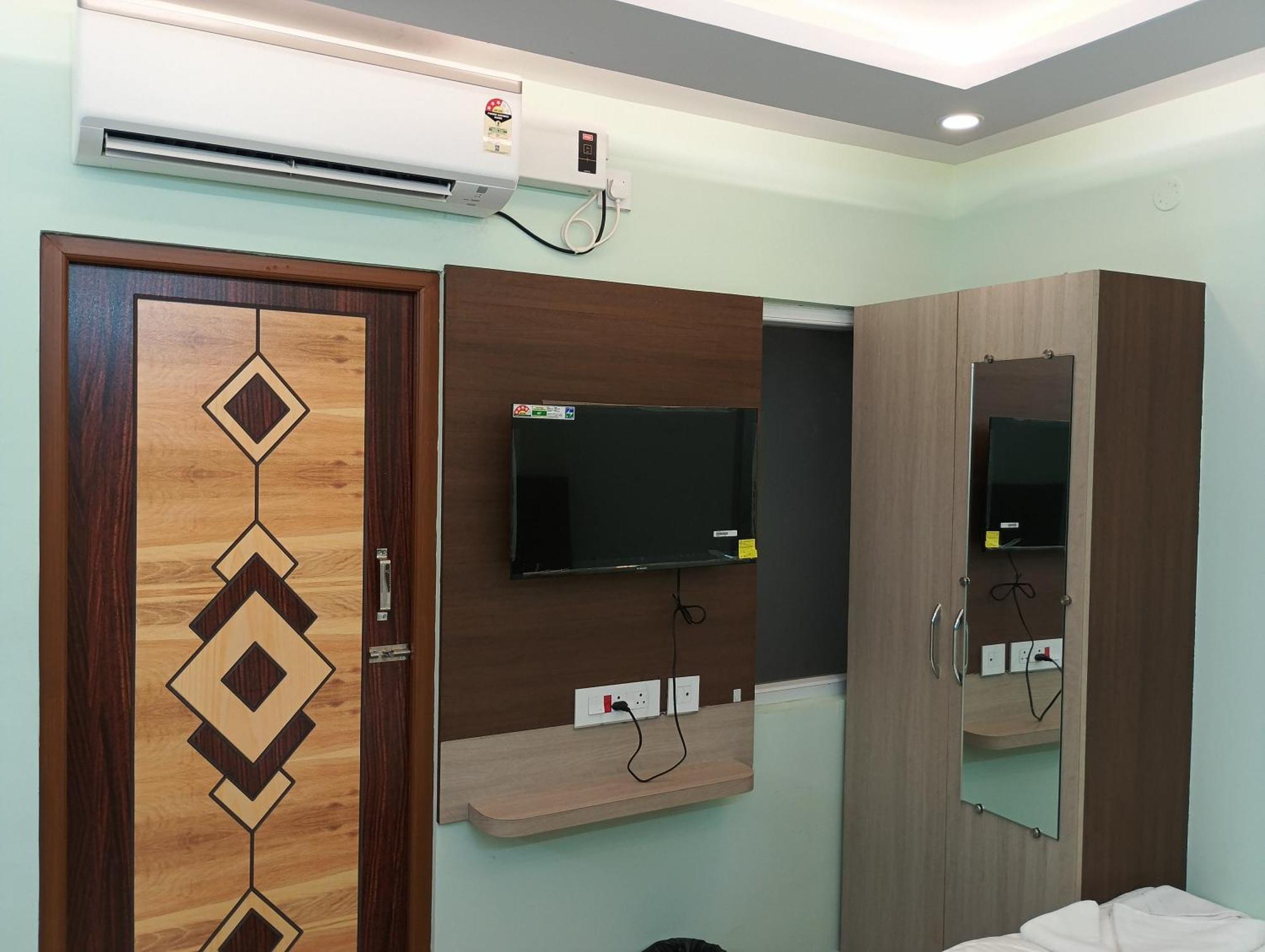 Malar Park Hotel Tiruvannamalai Room photo