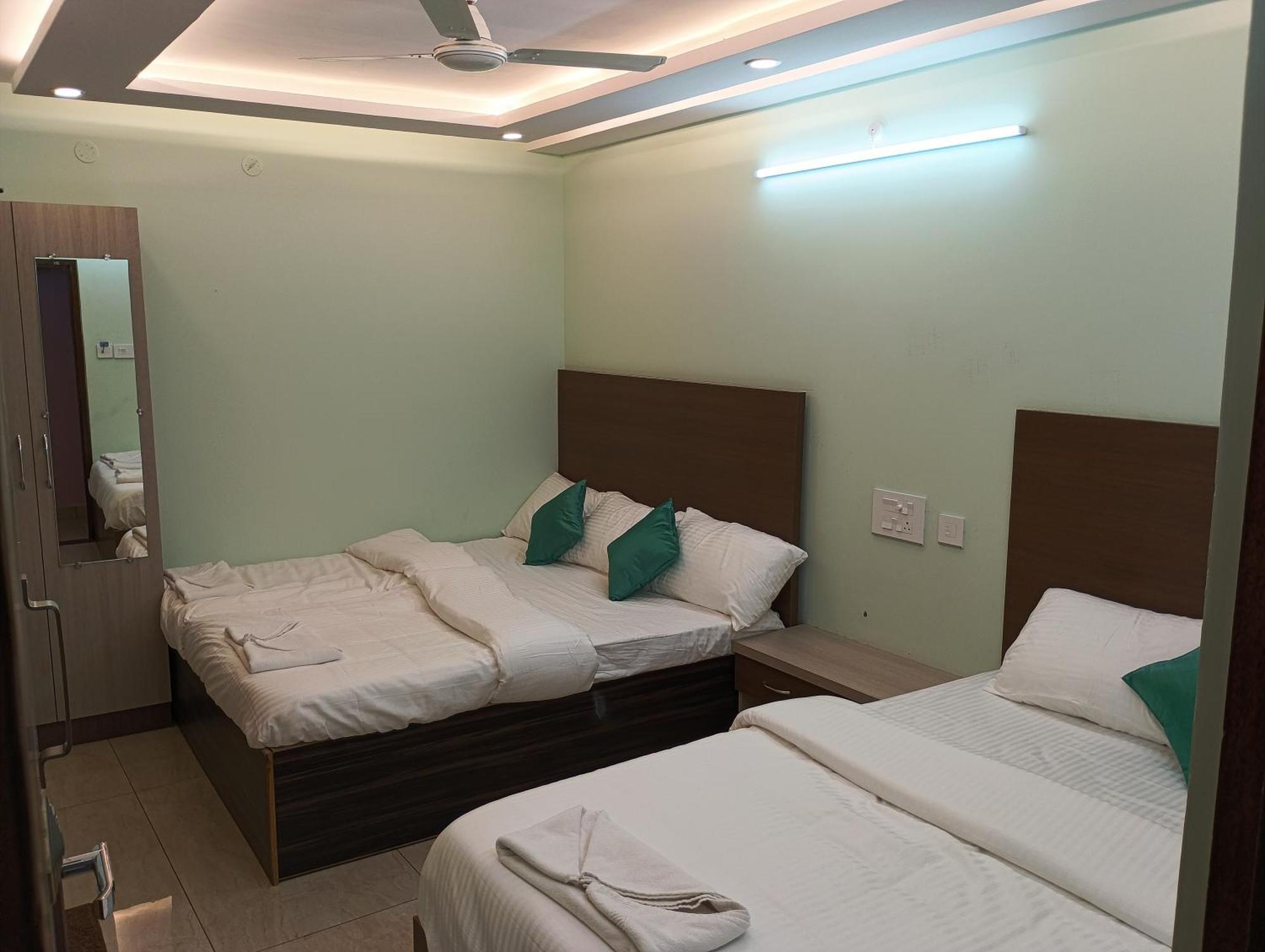 Malar Park Hotel Tiruvannamalai Room photo
